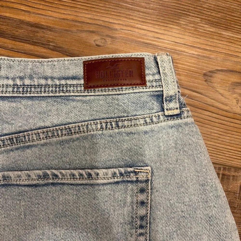 Hollister light wash